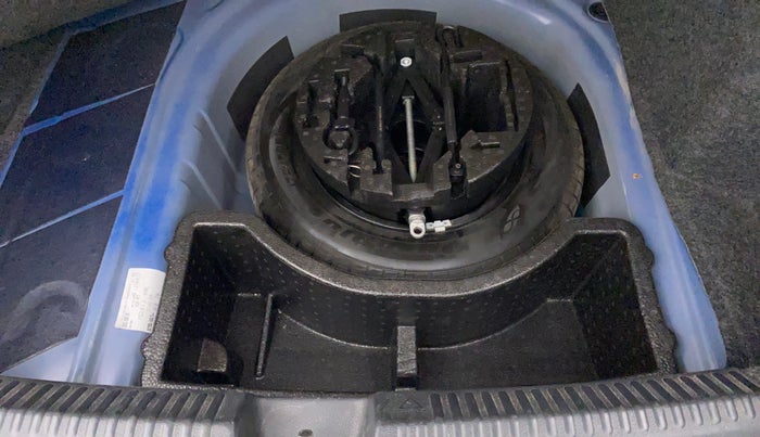 2019 Volkswagen Vento HIGHLINE PLUS 1.2 AT 16 ALLOY, Petrol, Automatic, 59,026 km, Spare Tyre