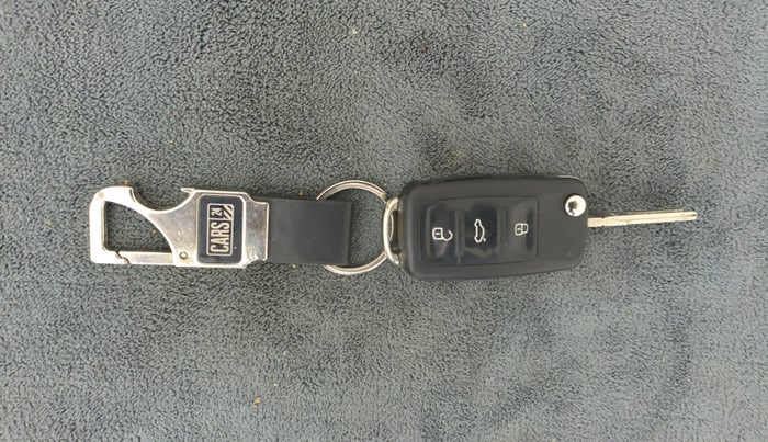 2019 Volkswagen Vento HIGHLINE PLUS 1.2 AT 16 ALLOY, Petrol, Automatic, 59,026 km, Key Close Up