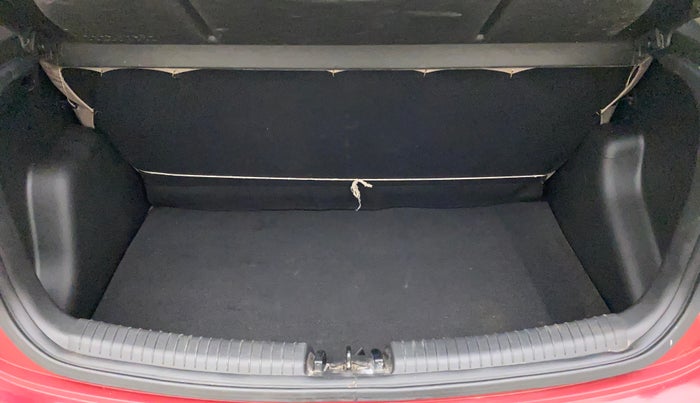 2017 Hyundai Grand i10 MAGNA 1.2 KAPPA VTVT, Petrol, Manual, 15,492 km, Boot Inside