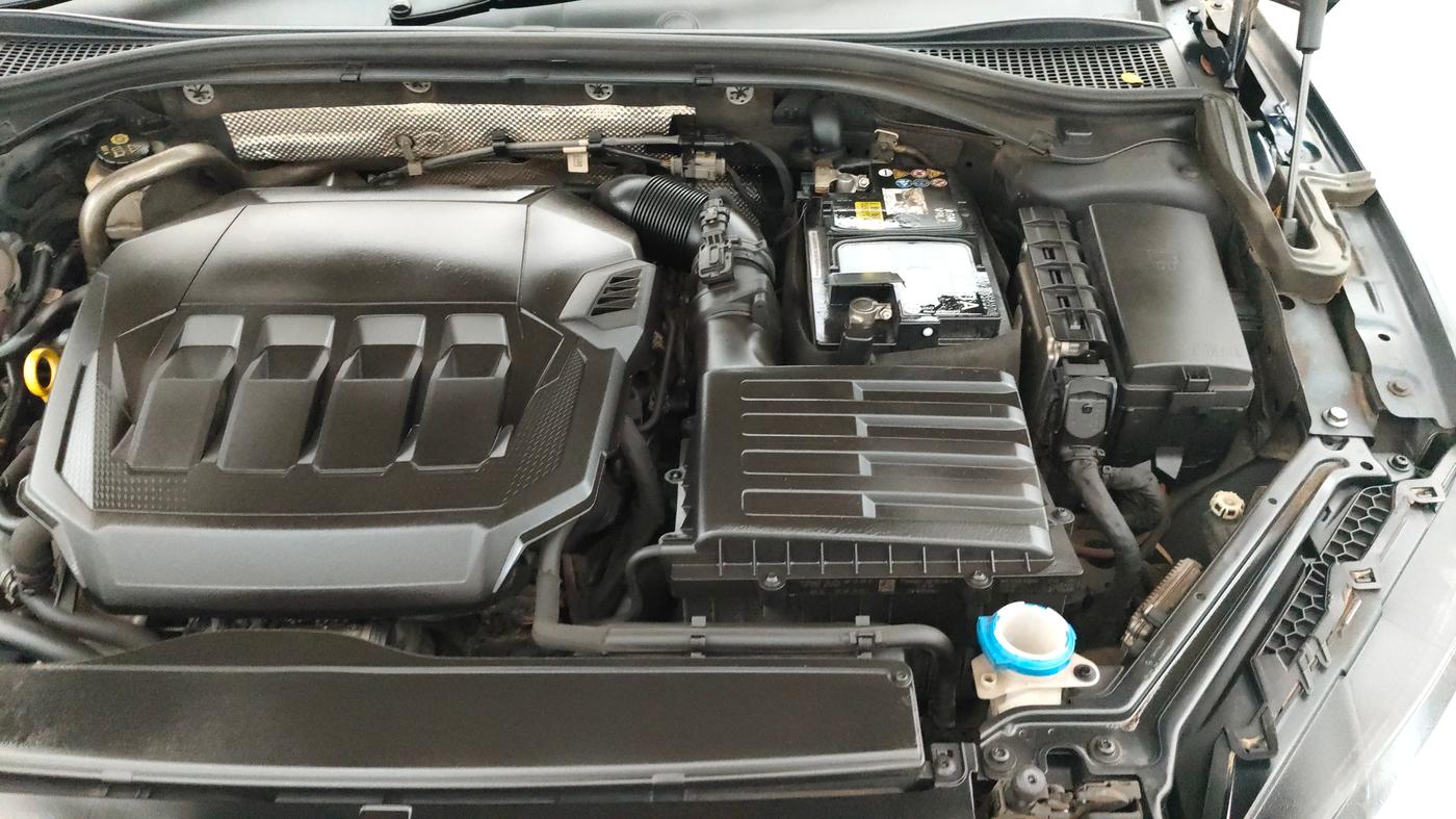 2022 Skoda Superb L&K 2.0 TSI AT, Petrol, Automatic, 61,943 km, Engine View - Left