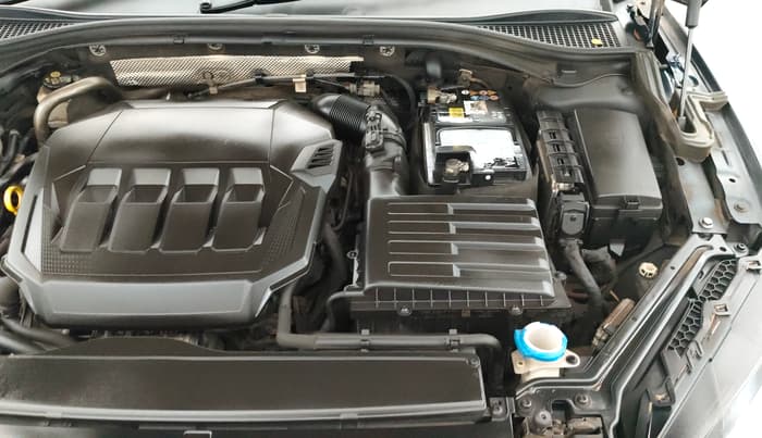 2022 Skoda Superb L&K 2.0 TSI AT, Petrol, Automatic, 61,943 km, Engine View - Left