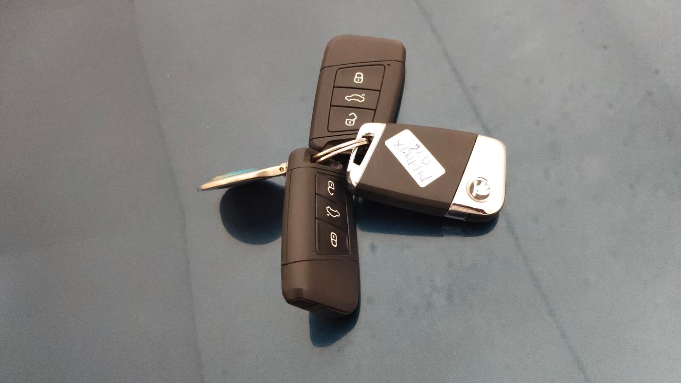 2022 Skoda Superb L&K 2.0 TSI AT, Petrol, Automatic, 61,943 km, Key Close Up