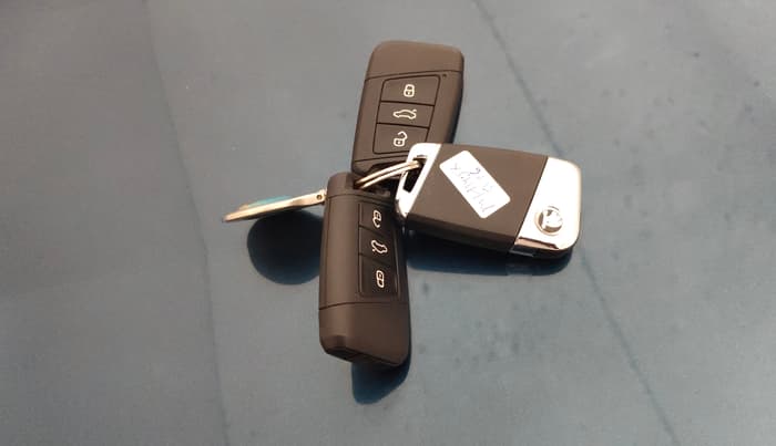 2022 Skoda Superb L&K 2.0 TSI AT, Petrol, Automatic, 61,943 km, Key Close Up