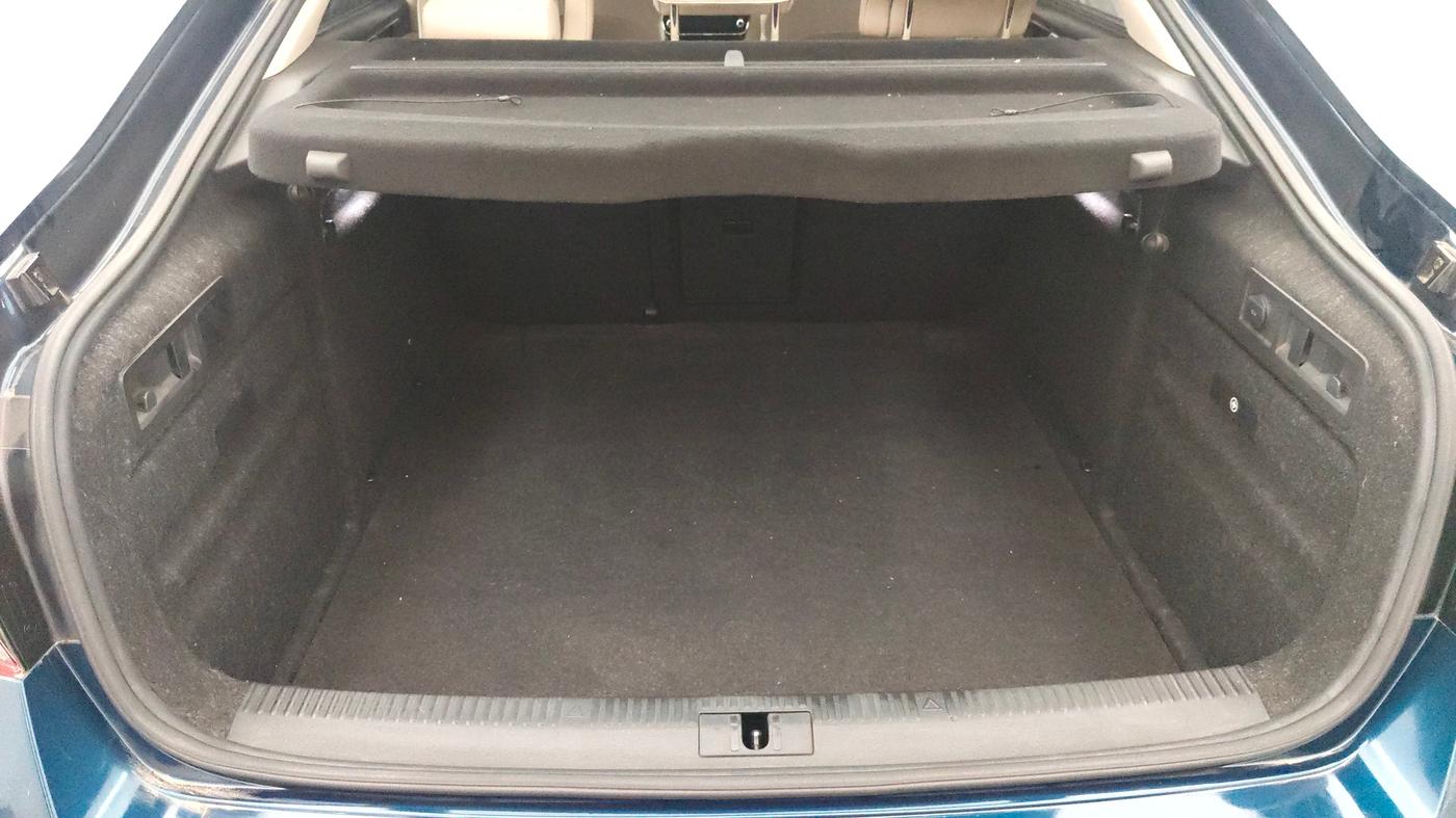2022 Skoda Superb L&K 2.0 TSI AT, Petrol, Automatic, 61,943 km, Boot Inside