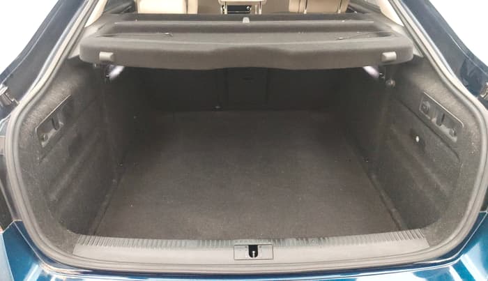 2022 Skoda Superb L&K 2.0 TSI AT, Petrol, Automatic, 61,943 km, Boot Inside