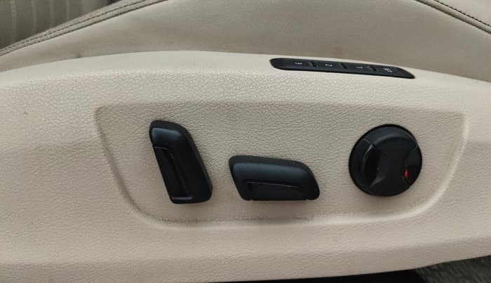 2022 Skoda Superb L&K 2.0 TSI AT, Petrol, Automatic, 61,943 km, Driver Side Adjustment Panel
