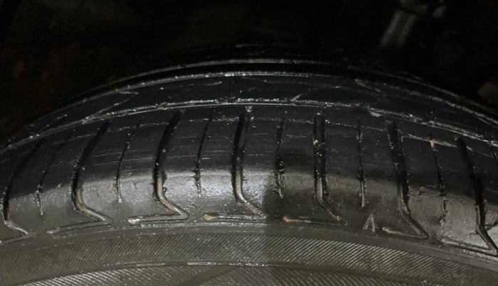 2021 Hyundai VENUE SX PLUS 1.0 TURBO DCT, Petrol, Automatic, 66,442 km, Right Front Tyre Tread