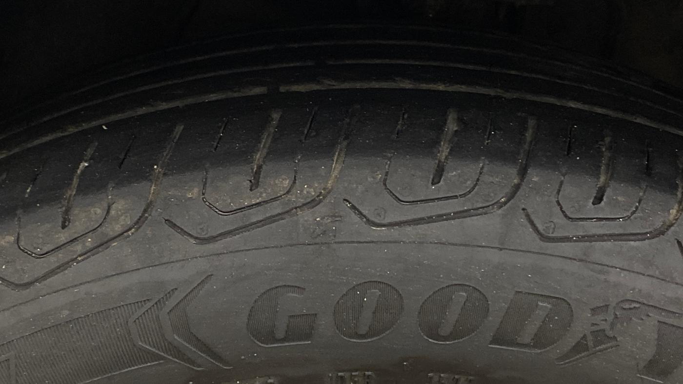 2023 MG ASTOR SHARP 1.5 CVT, Petrol, Automatic, 51,945 km, Left Front Tyre Tread