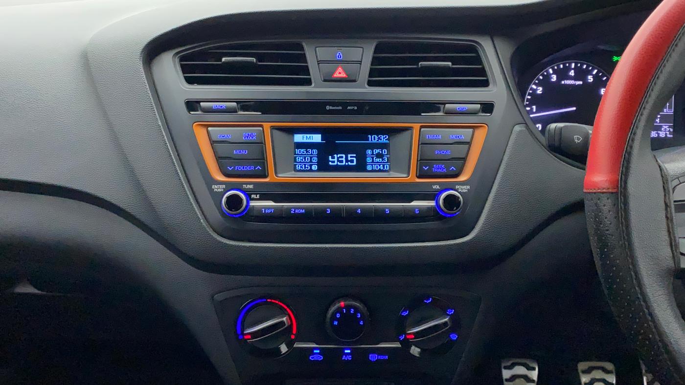 2017 Hyundai i20 Active 1.2 S, Petrol, Manual, 36,787 km, Air Conditioner