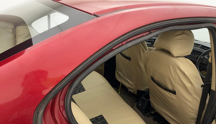 2018 Honda Amaze 1.5L I-DTEC S, Diesel, Manual, 1,17,185 km, Right C pillar - Minor scratches