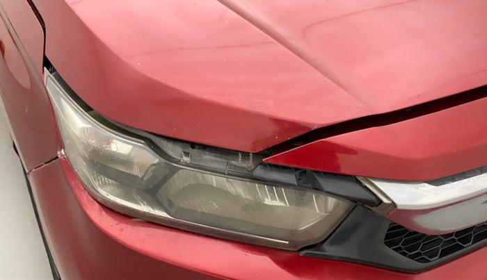 2018 Honda Amaze 1.5L I-DTEC S, Diesel, Manual, 1,17,185 km, Right headlight - Clamp has minor damage