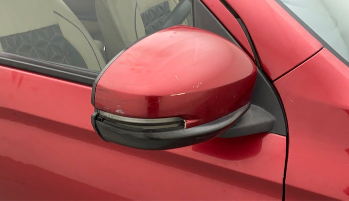 2018 Honda Amaze 1.5L I-DTEC S, Diesel, Manual, 1,17,185 km, Right rear-view mirror - Cover has minor damage