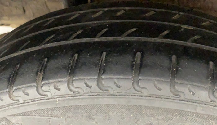2018 Honda Amaze 1.5L I-DTEC S, Diesel, Manual, 1,17,185 km, Right Rear Tyre Tread