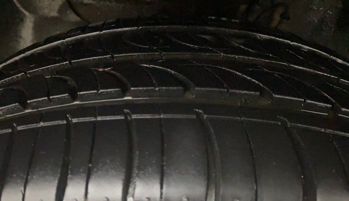 2017 Hyundai Elite i20 ASTA 1.2 (O), Petrol, Manual, 43,271 km, Left Front Tyre Tread