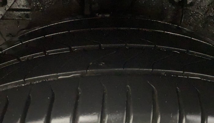 2017 Hyundai Elite i20 ASTA 1.2 (O), Petrol, Manual, 43,271 km, Right Rear Tyre Tread
