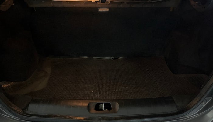 2014 Maruti Swift Dzire VXI, Petrol, Manual, 74,621 km, Boot Inside