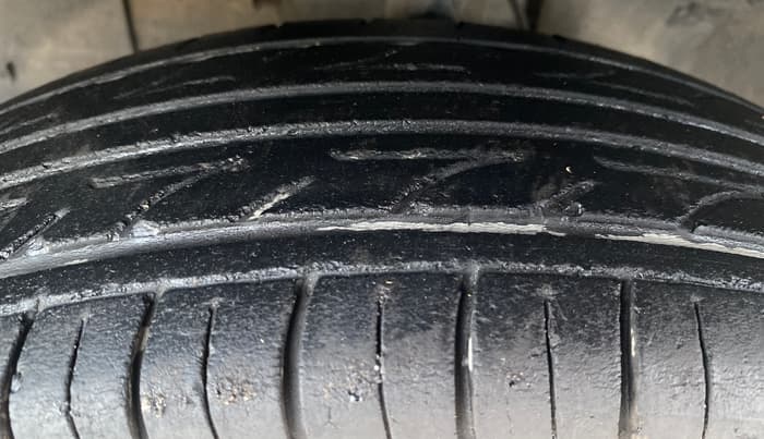 2019 Renault Kwid RXT 1.0 (O), CNG, Manual, 1,35,268 km, Left Front Tyre Tread