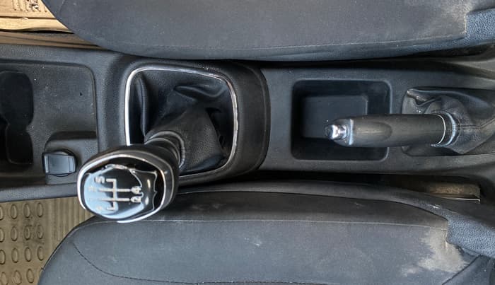 2019 Renault Kwid RXT 1.0 (O), CNG, Manual, 1,35,268 km, Gear Lever