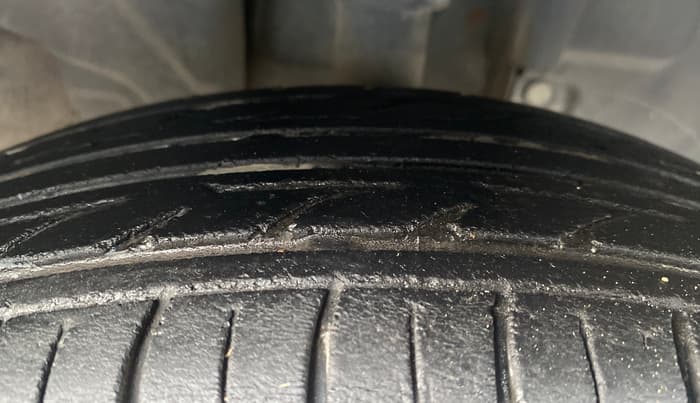 2019 Renault Kwid RXT 1.0 (O), CNG, Manual, 1,35,268 km, Right Front Tyre Tread