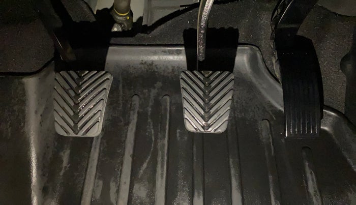 2021 Hyundai VENUE S+ 1.2, Petrol, Manual, 22,786 km, Pedals