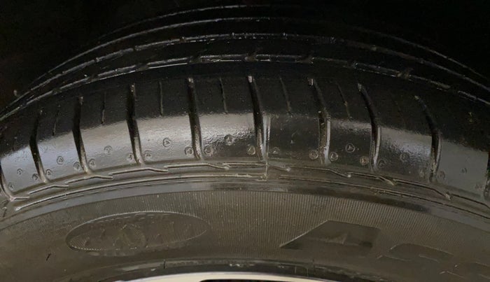 2021 Hyundai VENUE S+ 1.2, Petrol, Manual, 22,786 km, Right Front Tyre Tread