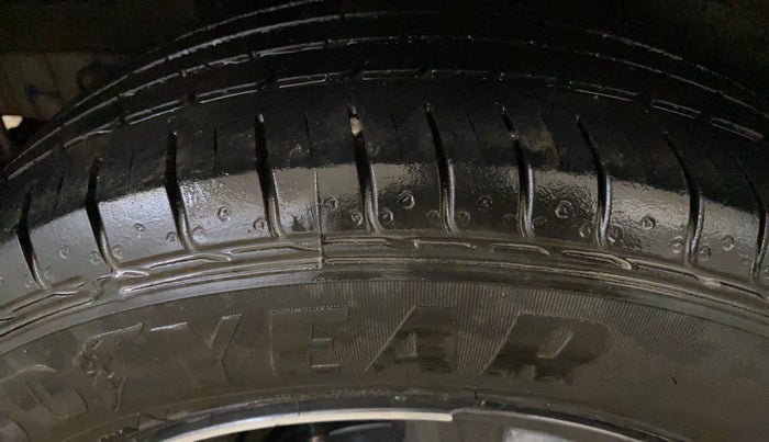 2021 Hyundai VENUE S+ 1.2, Petrol, Manual, 22,786 km, Right Rear Tyre Tread