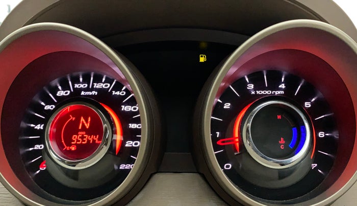 2015 Mahindra XUV500 W8, Diesel, Manual, 95,340 km, Odometer Image