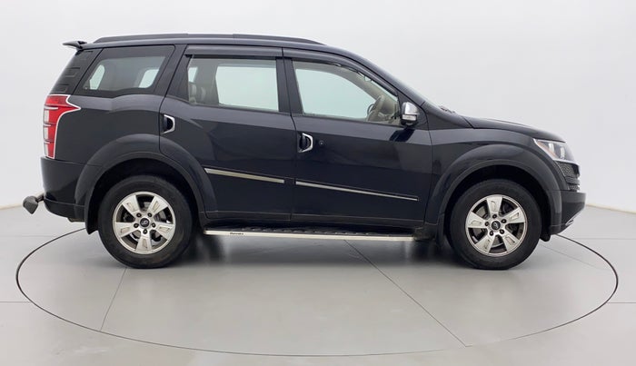 2015 Mahindra XUV500 W8, Diesel, Manual, 95,340 km, Right Side View