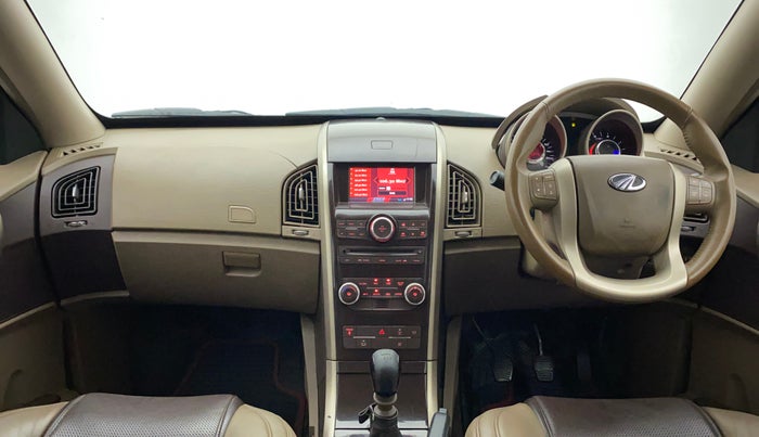 2015 Mahindra XUV500 W8, Diesel, Manual, 95,340 km, Dashboard