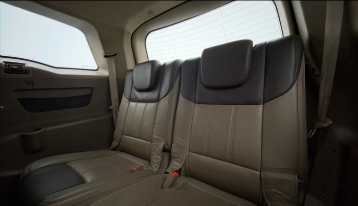 2015 Mahindra XUV500 W8, Diesel, Manual, 95,340 km, Third Seat Row ( optional )