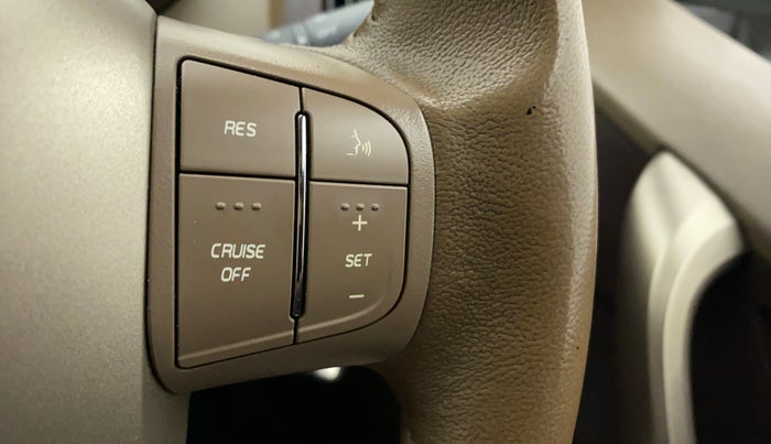 2015 Mahindra XUV500 W8, Diesel, Manual, 95,340 km, Adaptive Cruise Control