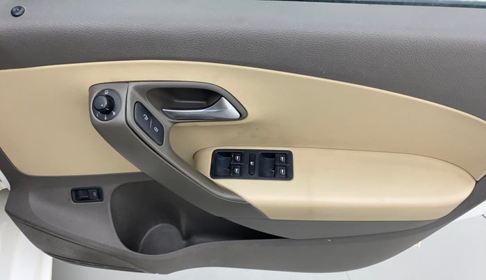 2016 Volkswagen Vento HIGHLINE 1.5 AT, Diesel, Automatic, 1,02,155 km, Driver Side Door Panels Control