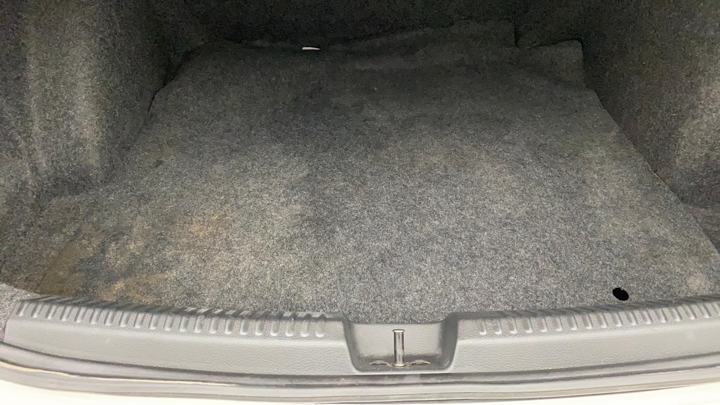 2016 Volkswagen Vento HIGHLINE 1.5 AT, Diesel, Automatic, 1,02,155 km, Boot Inside