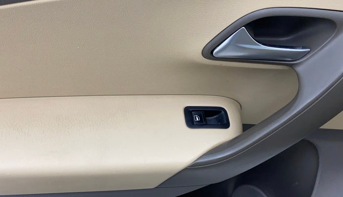 2016 Volkswagen Vento HIGHLINE 1.5 AT, Diesel, Automatic, 1,02,155 km, Left front window switch / handle - Power window makes minor noise