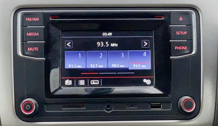 2016 Volkswagen Vento HIGHLINE 1.5 AT, Diesel, Automatic, 1,02,155 km, Infotainment System