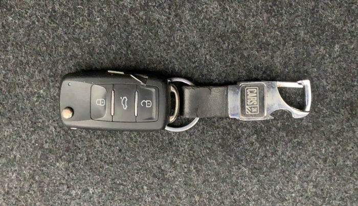 2016 Volkswagen Vento HIGHLINE 1.5 AT, Diesel, Automatic, 1,02,155 km, Key Close Up