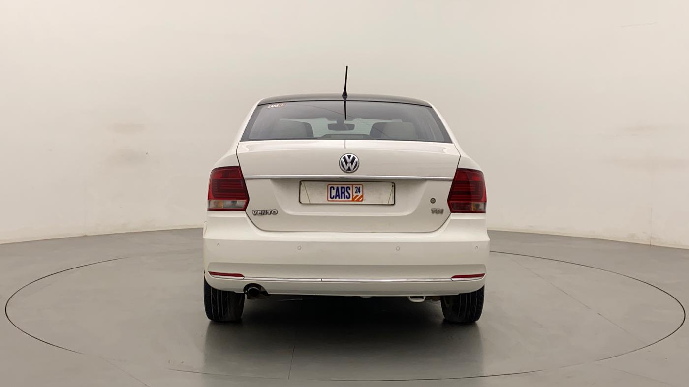 2016 Volkswagen Vento HIGHLINE 1.5 AT, Diesel, Automatic, 1,02,155 km, Back/Rear
