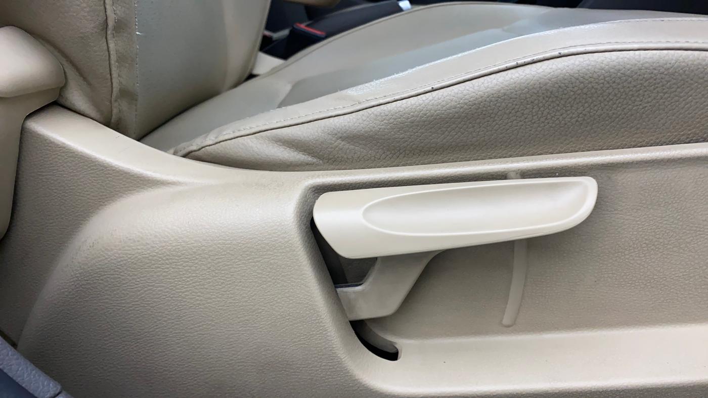 2016 Volkswagen Vento HIGHLINE 1.5 AT, Diesel, Automatic, 1,02,155 km, Driver Side Adjustment Panel