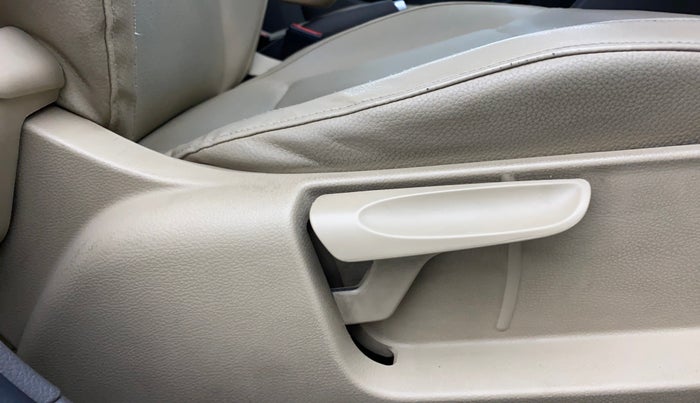 2016 Volkswagen Vento HIGHLINE 1.5 AT, Diesel, Automatic, 1,02,155 km, Driver Side Adjustment Panel