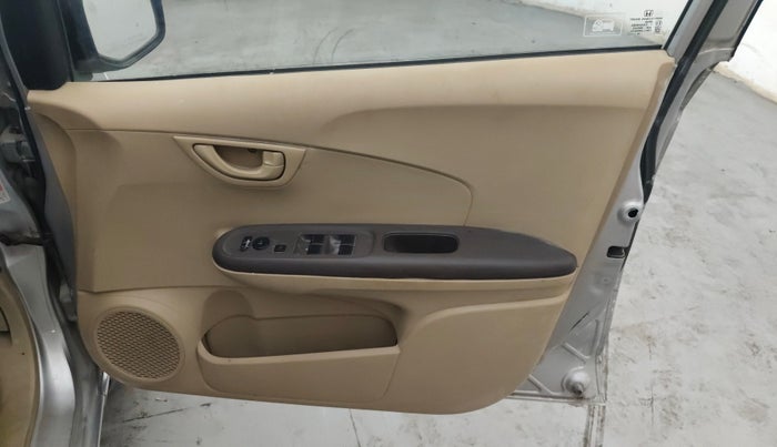 2013 Honda Amaze 1.2L I-VTEC S, Petrol, Manual, 1,22,458 km, Driver Side Door Panels Control