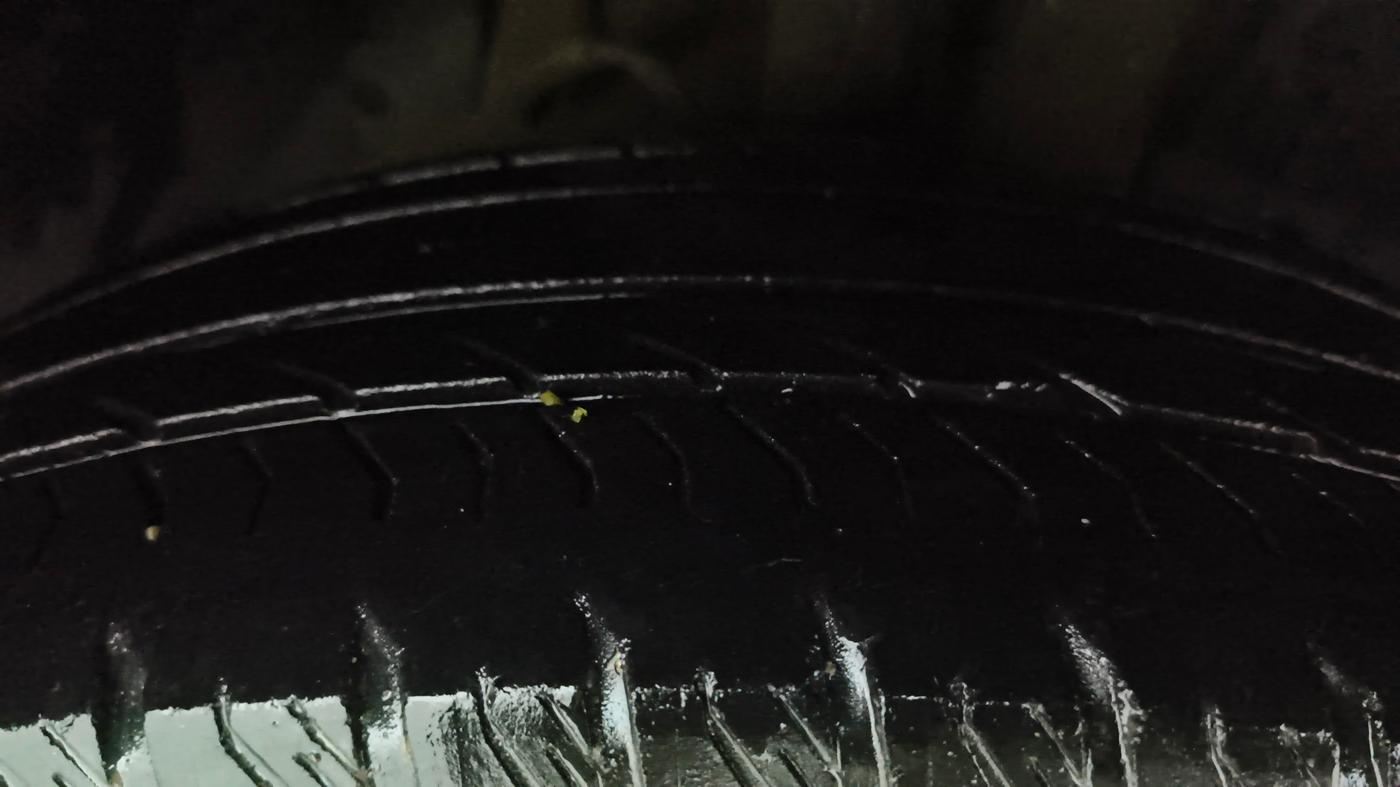 2018 Mahindra XUV500 W11, Diesel, Manual, 68,288 km, Right Front Tyre Tread