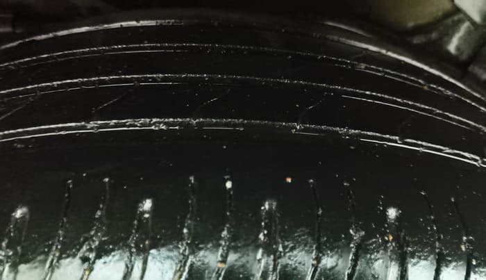 2018 Mahindra XUV500 W11, Diesel, Manual, 68,288 km, Left Rear Tyre Tread
