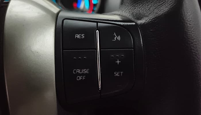 2018 Mahindra XUV500 W11, Diesel, Manual, 68,288 km, Adaptive Cruise Control