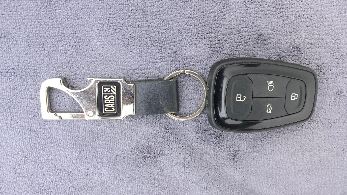 2018 Tata NEXON XZ+ 1.2 DUAL TONE, Petrol, Manual, 21,128 km, Key Close Up