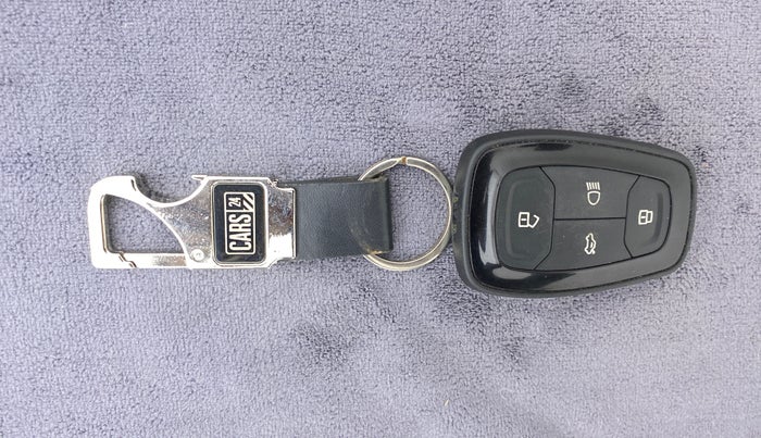 2018 Tata NEXON XZ+ 1.2 DUAL TONE, Petrol, Manual, 21,128 km, Key Close Up