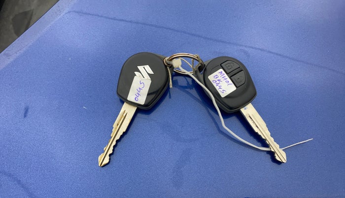 2013 Maruti Swift VXI, Petrol, Manual, 52,733 km, Key Close Up