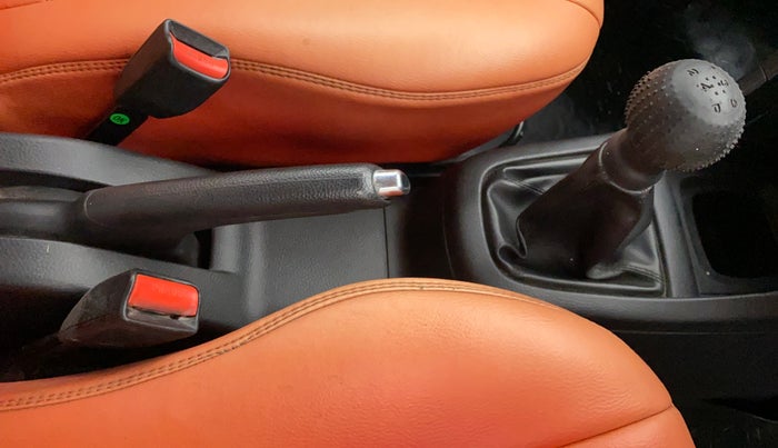 2017 Maruti Swift ZXI, Petrol, Manual, 91,546 km, Gear Lever