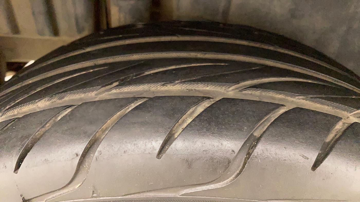 2017 Maruti Swift ZXI, Petrol, Manual, 91,546 km, Right Rear Tyre Tread