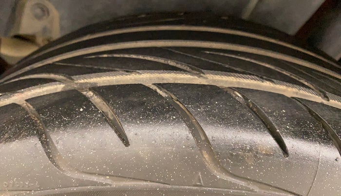 2017 Maruti Swift ZXI, Petrol, Manual, 91,546 km, Left Rear Tyre Tread