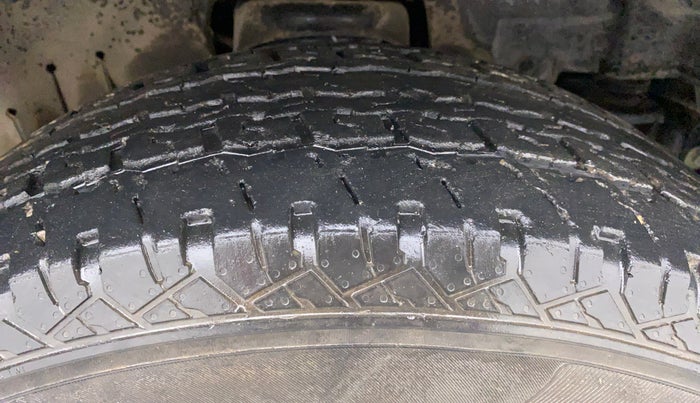 2021 Mahindra Thar LX HT PETROL 4WD MT, Petrol, Manual, 27,763 km, Right Front Tyre Tread